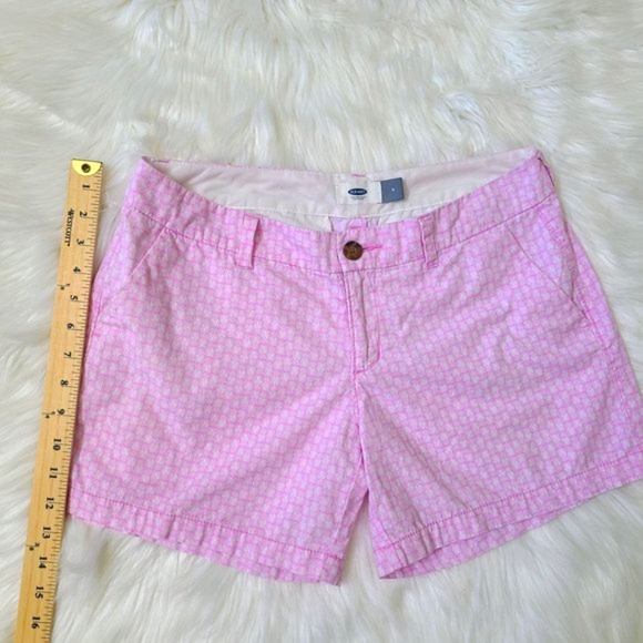 Old Navy Short pink with pineapples print,size 4 - Picture 5 of 6